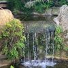 Kleiner ruhiger Wasserfall